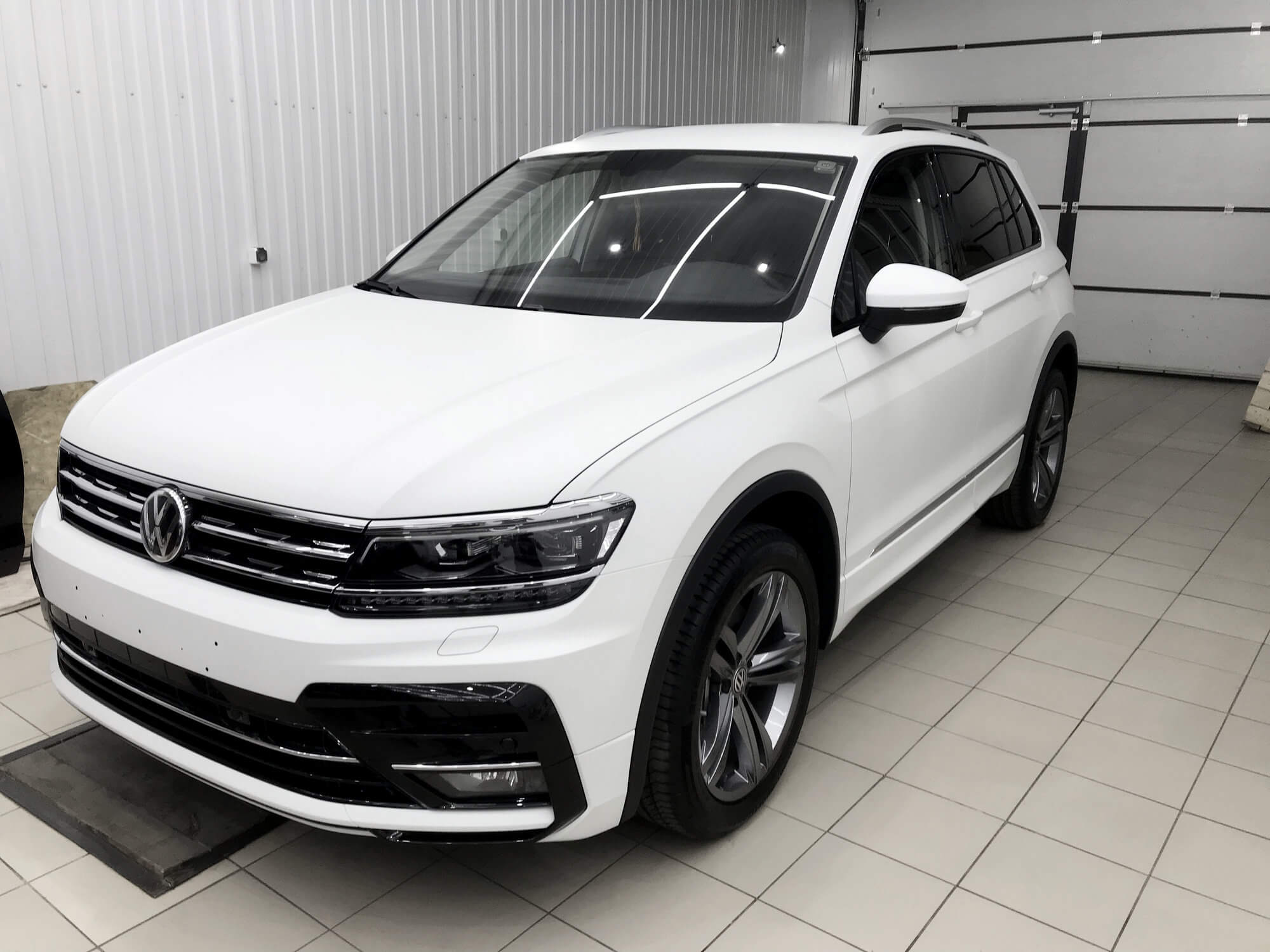 Защита кузова нового Volkswagen Tiguan - BroCar