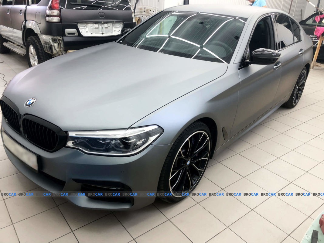 Оклейка BMW 5 матовой пленкой - BroCar